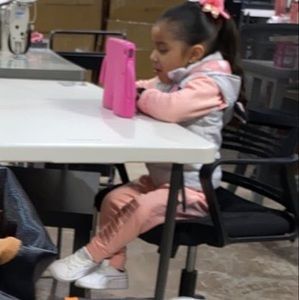 Meet your Posher, Corina